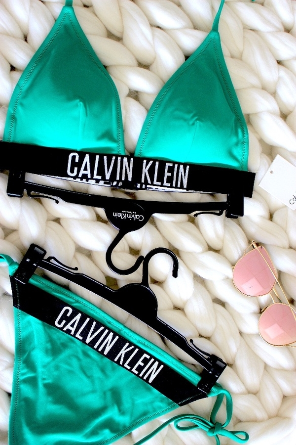 Calvin Klein Plavky Cheeky String Side Zelené Spodní Díl, L - 4